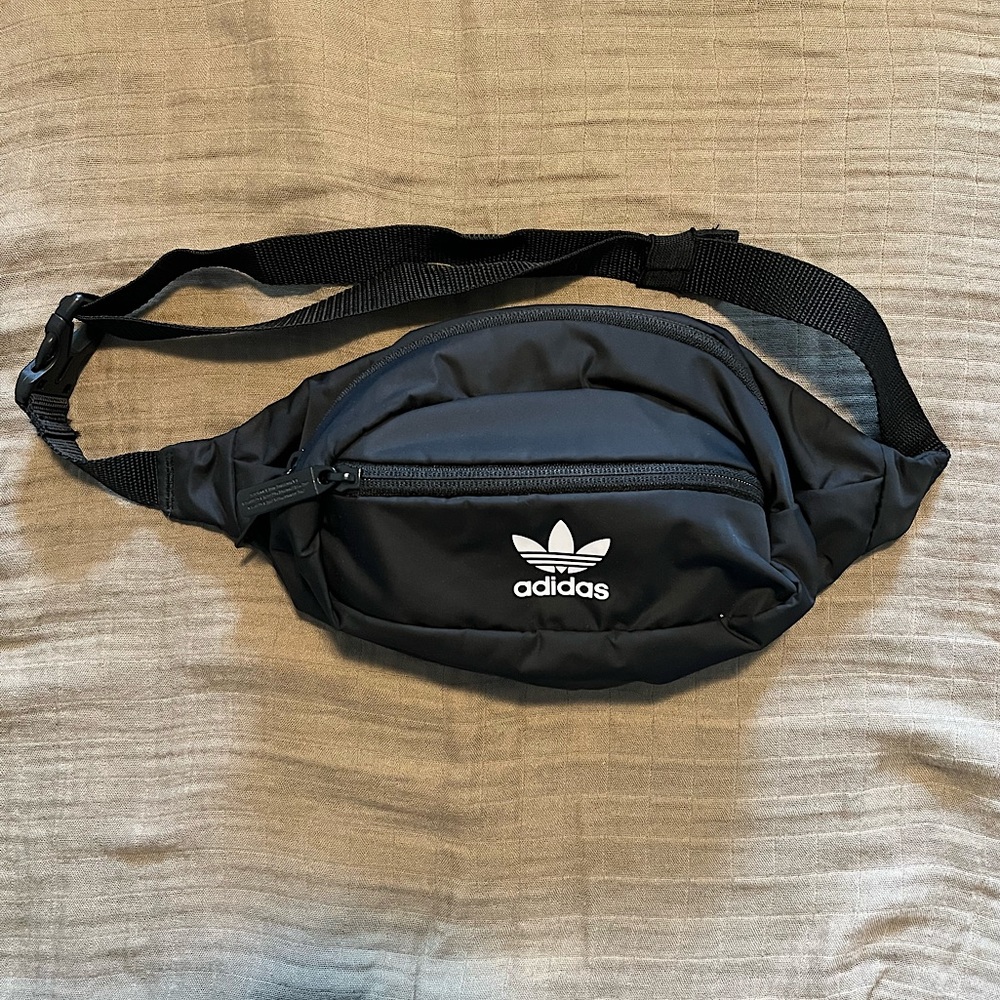 Adidas fanny pack / waist bag. Like new. Black.